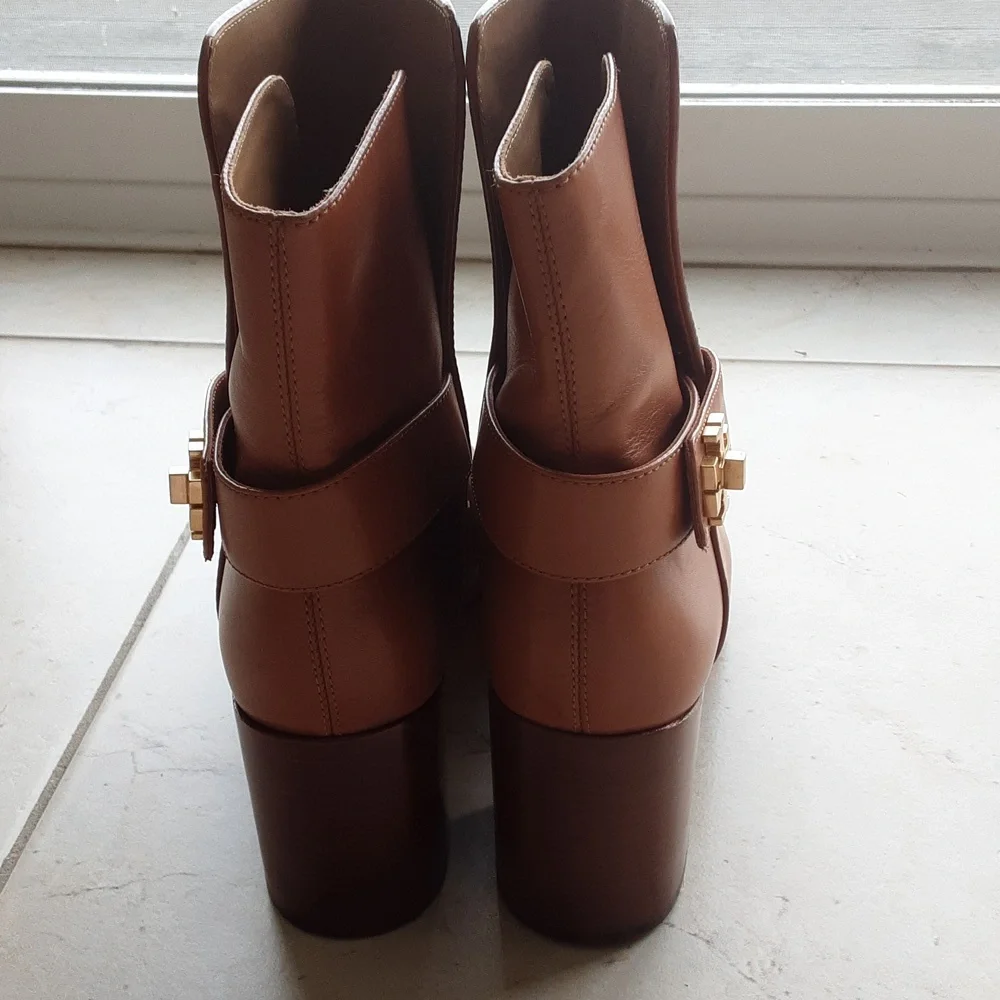 Tory Burch almost new boots - Picture 4 of 11